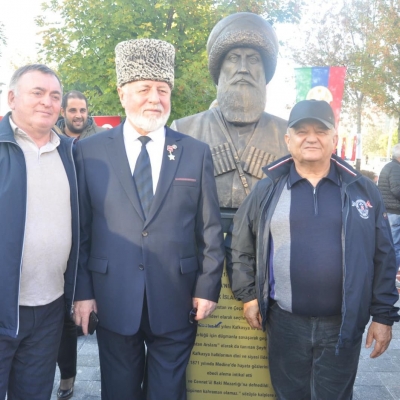 В турецком городе Анкара, в городском парке, состоялось открытие памятника Имаму Шамилю