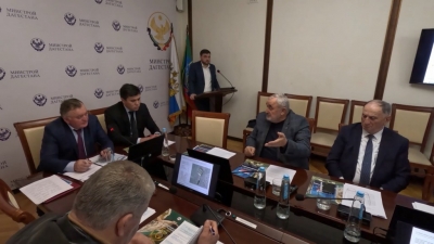В Минстрое РД обсудили пути развития строительного комплекса и индустрии строительных ресурсов