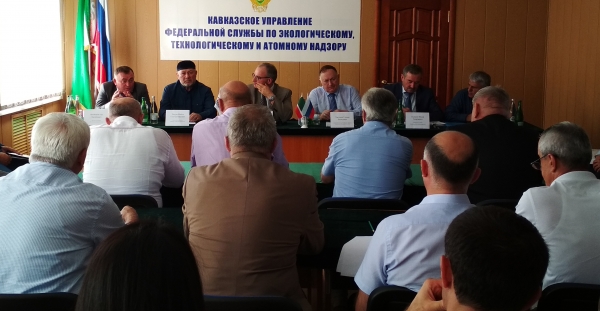 В Грозном состоялась встреча представителей СРО по СКФО с директором Правового департамента Минстроя России Олегом Сперанским