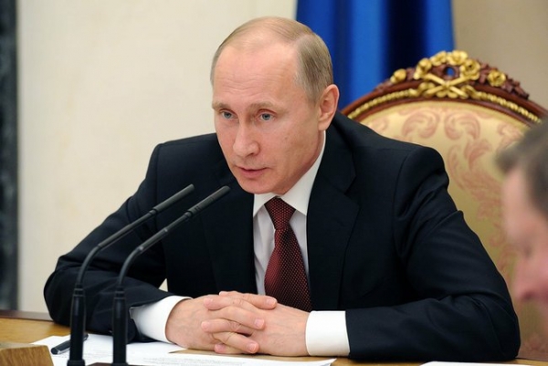 В.Путин: С ноября прошлого года отлицензировали 1 032 УК, а теперь по 300 в день надо будет делать.