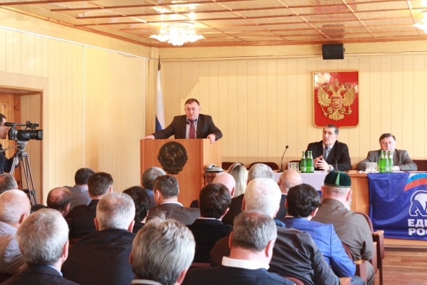 В Хасавюрте прошла встреча А. Шахбанова с жителями города