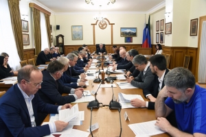Али Шахбанов принял участие в заседании Комитета Народного Собрания РД по промышленности, ЖКХ, транспорту и дорожному хозяйству